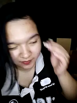 Snapshot of Thomgdee chatting on 03-04-25, 10:02 Thomgdee online show from 03-04-25, 10:02