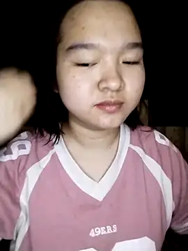 Snapshot of Thomgdee chatting on 03-22-25, 09:13 Thomgdee online show from 03-22-25, 09:13