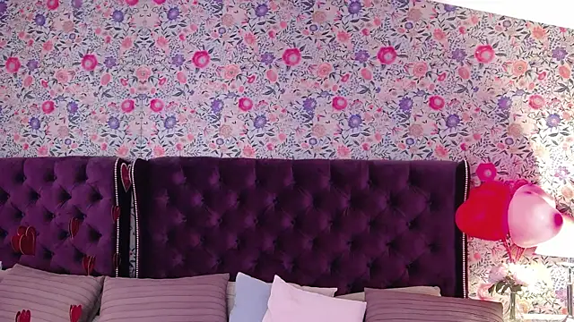 Snapshot of Evapeach_ chatting on 02-19-25, 01:50 Evapeach online show from 02-19-25, 01:50