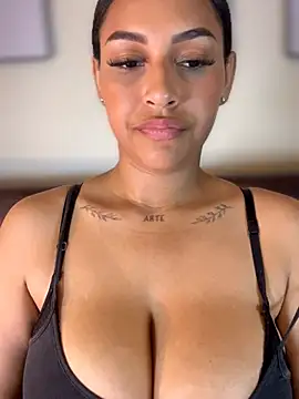 MaverickGray online show from 05-08-26, 01:27