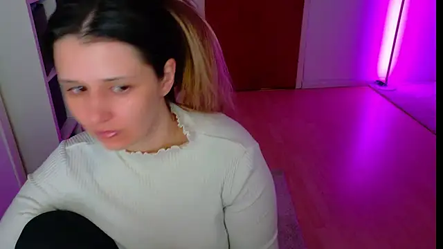 Snapshot of jenna-sxy19 chatting on 09-26-25, 10:30 jenna-sxy19 online show from 09-26-25, 10:30