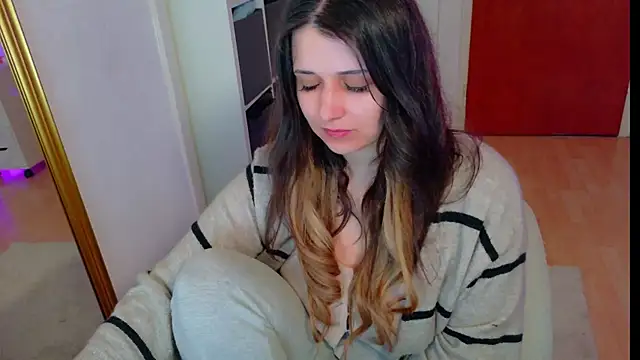 Snapshot of jenna-sxy19 chatting on 09-29-25, 12:21 jenna-sxy19 online show from 09-29-25, 12:21