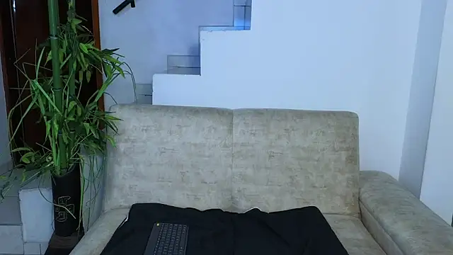 Lorenne Miller online show from 03-05-26, 05:36