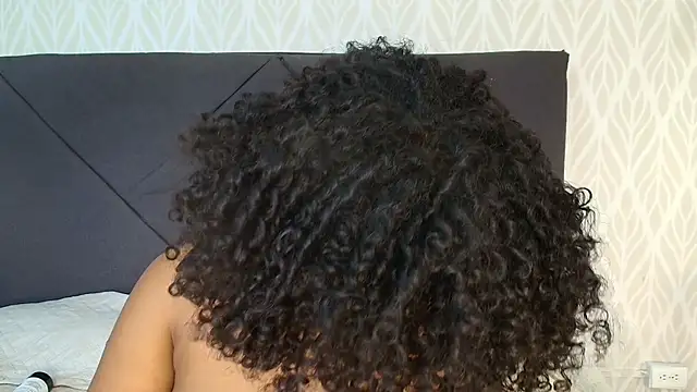 nataly velez online show from 03-22-25, 04:37