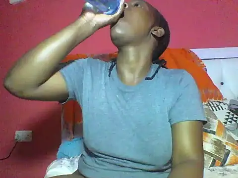 Snapshot of Sweet-piie chatting on 10-10-25, 12:48 Sweet-piie online show from 10-10-25, 12:48