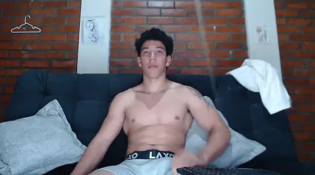 Snapshot of ethan_noir chatting on 12-15-24, 05:23 ethan noir online show from 12-15-24, 05:23