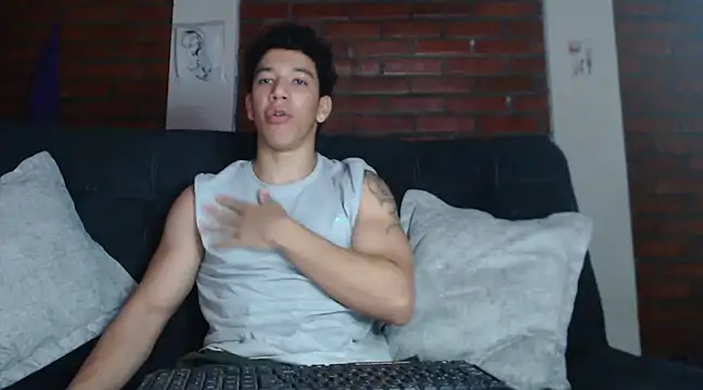 Snapshot of ethan_noir chatting on 12-30-24, 01:15 ethan noir online show from 12-30-24, 01:15