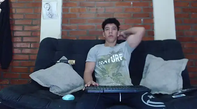 Snapshot of ethan_noir chatting on 01-22-25, 09:32 ethan noir online show from 01-22-25, 09:32