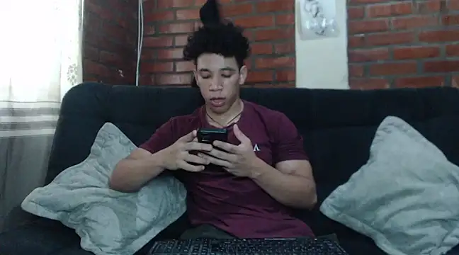 Snapshot of ethan_noir chatting on 01-29-25, 09:39 ethan noir online show from 01-29-25, 09:39