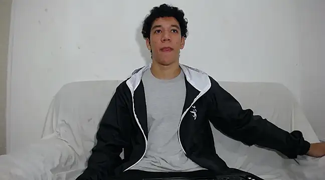 Snapshot of ethan_noir chatting on 02-21-25, 09:22 ethan noir online show from 02-21-25, 09:22