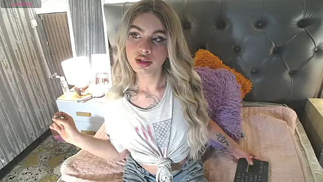 Snapshot of amapola_hs chatting on 10-03-25, 10:18 amapola hs online show from 10-03-25, 10:18