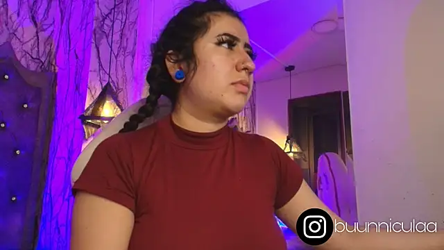 Snapshot of larissa01_ chatting on 09-10-25, 02:22 larissa01 online show from 09-10-25, 02:22