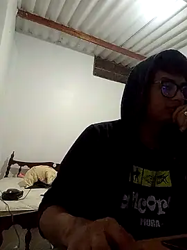 Snapshot of Chiquisijotis chatting on 10-09-25, 01:25 Chiquisijotis online show from 10-09-25, 01:25