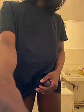 Snapshot of Oorgazmic chatting on 02-08-25, 06:44 Oorgazmic online show from 02-08-25, 06:44