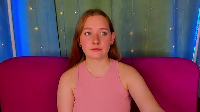 Snapshot of AlinaVice chatting on 06-09-26, 01:17 AlinaVice online show from 06-09-26, 01:17
