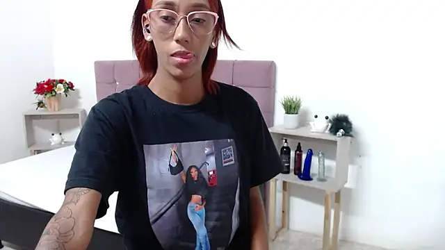 ZashaRomero online show from 02-11-25, 05:40