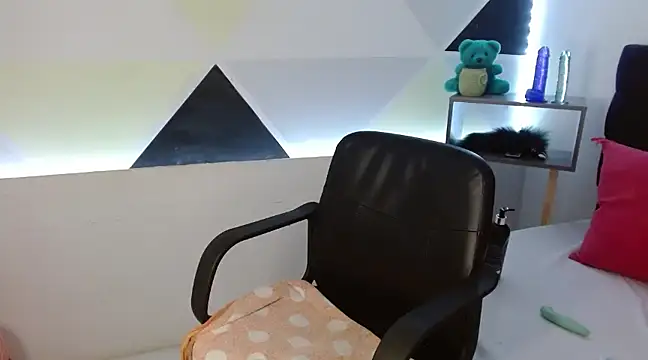 ZashaRomero online show from 02-22-25, 01:00