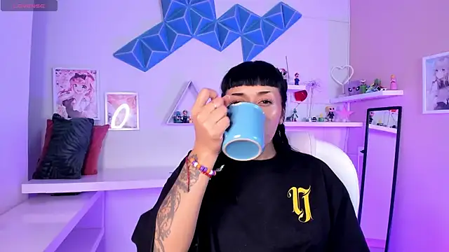 Valkiria ponce online show from 04-13-26, 05:57