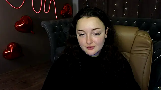 Snapshot of GloriNichols chatting on 02-19-25, 06:55 GloriNichols online show from 02-19-25, 06:55