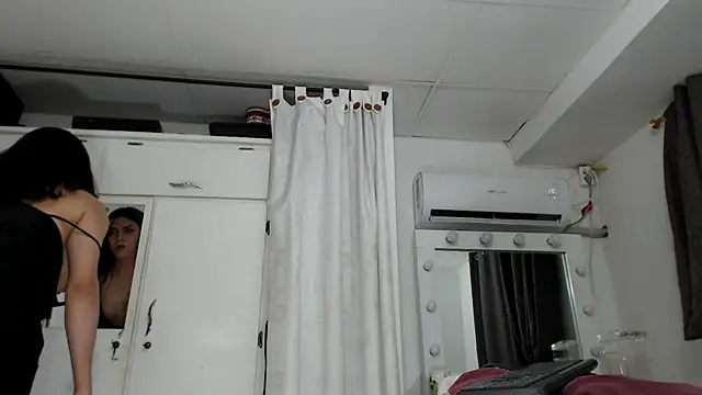 Snapshot of marcella6 chatting on 02-19-25, 02:12 marcella6 online show from 02-19-25, 02:12