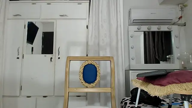 Snapshot of marcella6 chatting on 02-28-25, 01:47 marcella6 online show from 02-28-25, 01:47