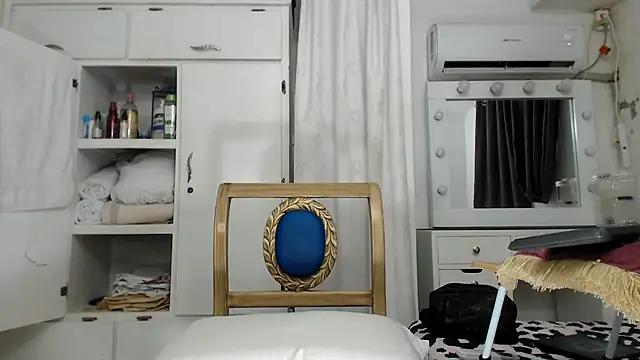 Snapshot of marcella6 chatting on 09-16-25, 11:11 marcella6 online show from 09-16-25, 11:11