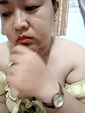 VyOanh2K online show from 11-18-25, 03:38