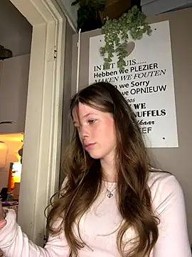 Snapshot of sophiamlf chatting on 12-15-25, 07:29 sophiamlf online show from 12-15-25, 07:29