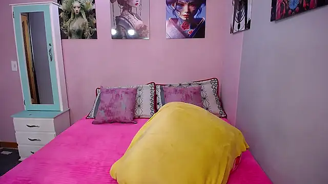 LolaRouse online show from 02-19-25, 06:21