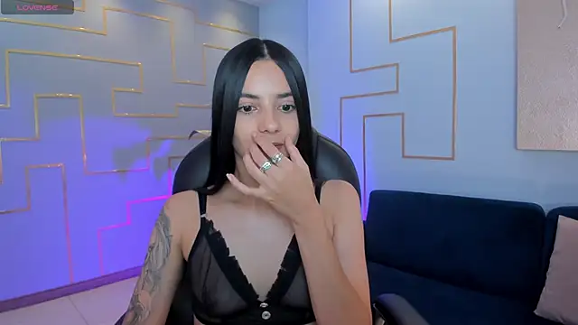 Snapshot of HannahJamesX chatting on 02-08-25, 12:49 HannahJamesX online show from 02-08-25, 12:49