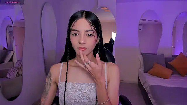 Snapshot of HannahJamesX chatting on 11-01-25, 07:16 HannahJamesX online show from 11-01-25, 07:16