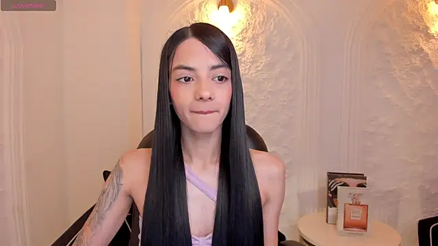 Snapshot of HannahJamesX chatting on 11-02-25, 05:04 HannahJamesX online show from 11-02-25, 05:04