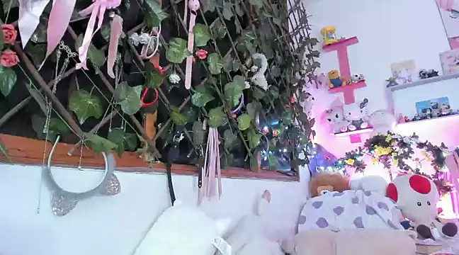 Snapshot of LunaDeCristall chatting on 12-04-24, 09:46 LunaDeCristall online show from 12-04-24, 09:46