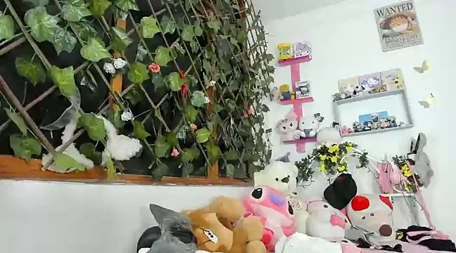 Snapshot of LunaDeCristall chatting on 01-28-25, 05:43 LunaDeCristall online show from 01-28-25, 05:43