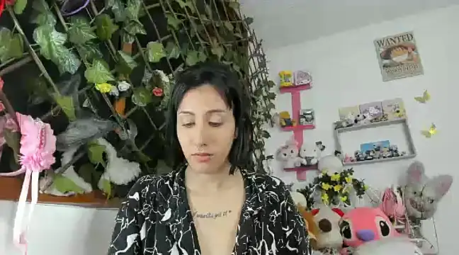 Snapshot of LunaDeCristall chatting on 02-02-25, 09:08 LunaDeCristall online show from 02-02-25, 09:08