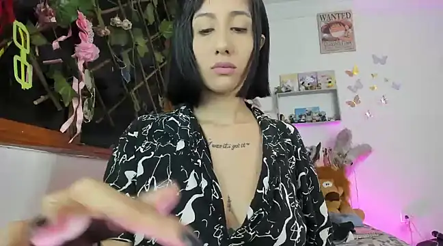 Snapshot of LunaDeCristall chatting on 02-22-25, 11:02 LunaDeCristall online show from 02-22-25, 11:02