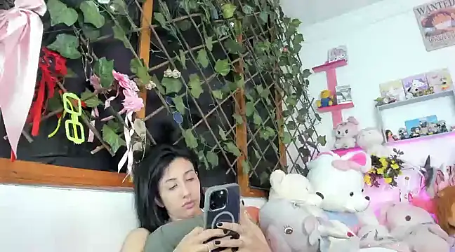 Snapshot of LunaDeCristall chatting on 02-22-25, 10:52 LunaDeCristall online show from 02-22-25, 10:52