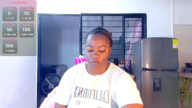 Snapshot of CiaraEbony chatting on 02-14-25, 08:21 CiaraEbony online show from 02-14-25, 08:21