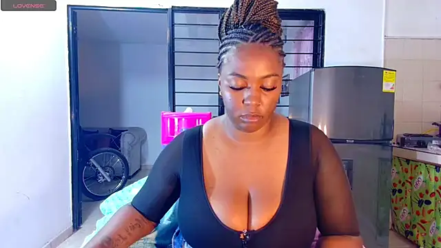 Snapshot of CiaraEbony chatting on 03-09-25, 10:19 CiaraEbony online show from 03-09-25, 10:19