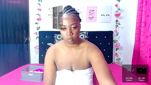 Snapshot of CiaraEbony chatting on 10-01-25, 09:04 CiaraEbony online show from 10-01-25, 09:04