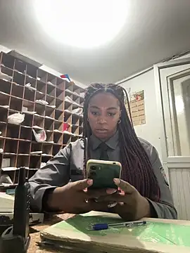 Snapshot of CiaraEbony chatting on 06-12-26, 11:46 CiaraEbony online show from 06-12-26, 11:46