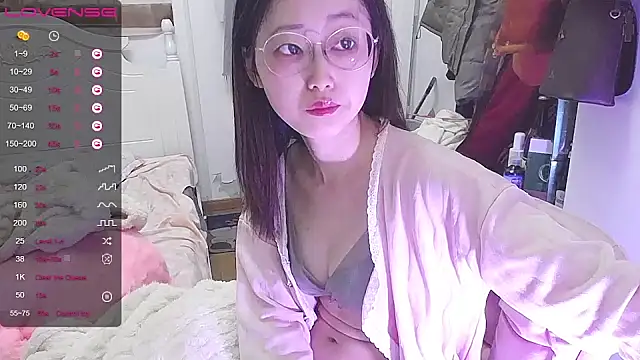 Snapshot of Destin_ chatting on 01-09-25, 01:56 Destin online show from 01-09-25, 01:56