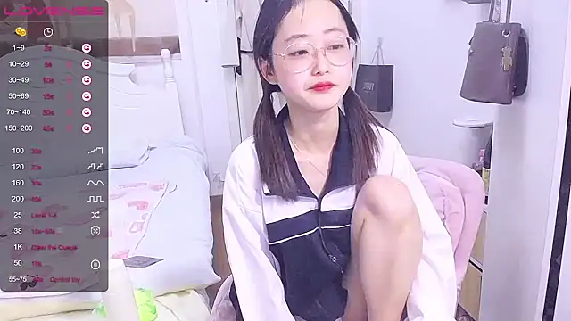 Snapshot of Destin_ chatting on 03-04-25, 05:03 Destin online show from 03-04-25, 05:03