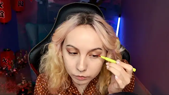 JasmineMilko online show from 03-18-25, 05:09