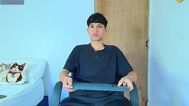  CamiloBass online show from 07-19-26, 01:09
