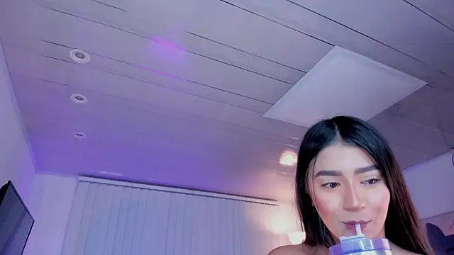 amelie jhons online show from 01-16-25, 01:58