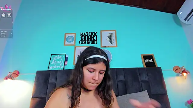 Snapshot of EngelStone chatting on 02-18-25, 01:54 EngelStone online show from 02-18-25, 01:54