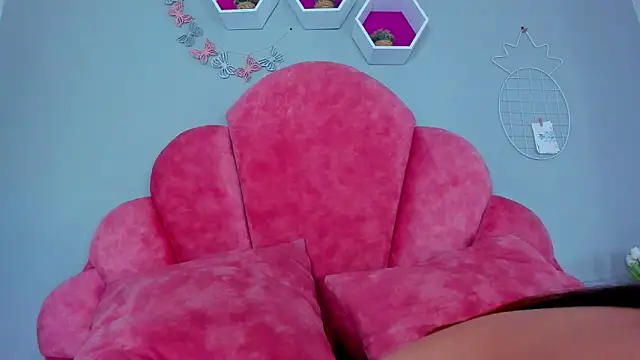 Snapshot of EngelStone chatting on 02-21-25, 10:48 EngelStone online show from 02-21-25, 10:48