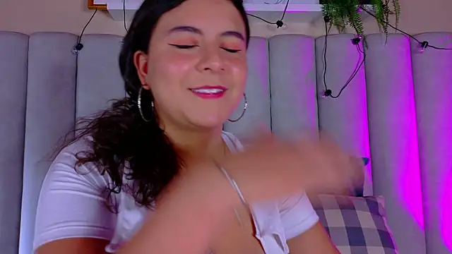 Snapshot of EngelStone chatting on 10-07-25, 07:44 EngelStone online show from 10-07-25, 07:44