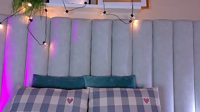 Snapshot of EngelStone chatting on 10-16-25, 07:48 EngelStone online show from 10-16-25, 07:48